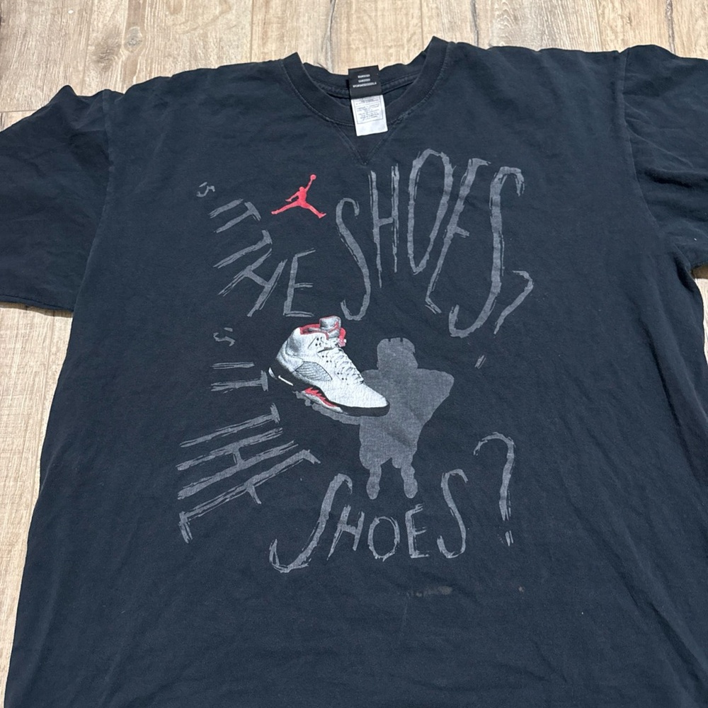 Vintage Jordan Black Graphic”it’s in the shoes”t-Shirt with Red and White Design